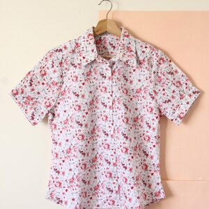 Camisa poplin flores rojas chicas