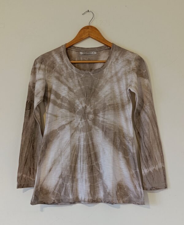 Remera manga larga shibori tinte yerba